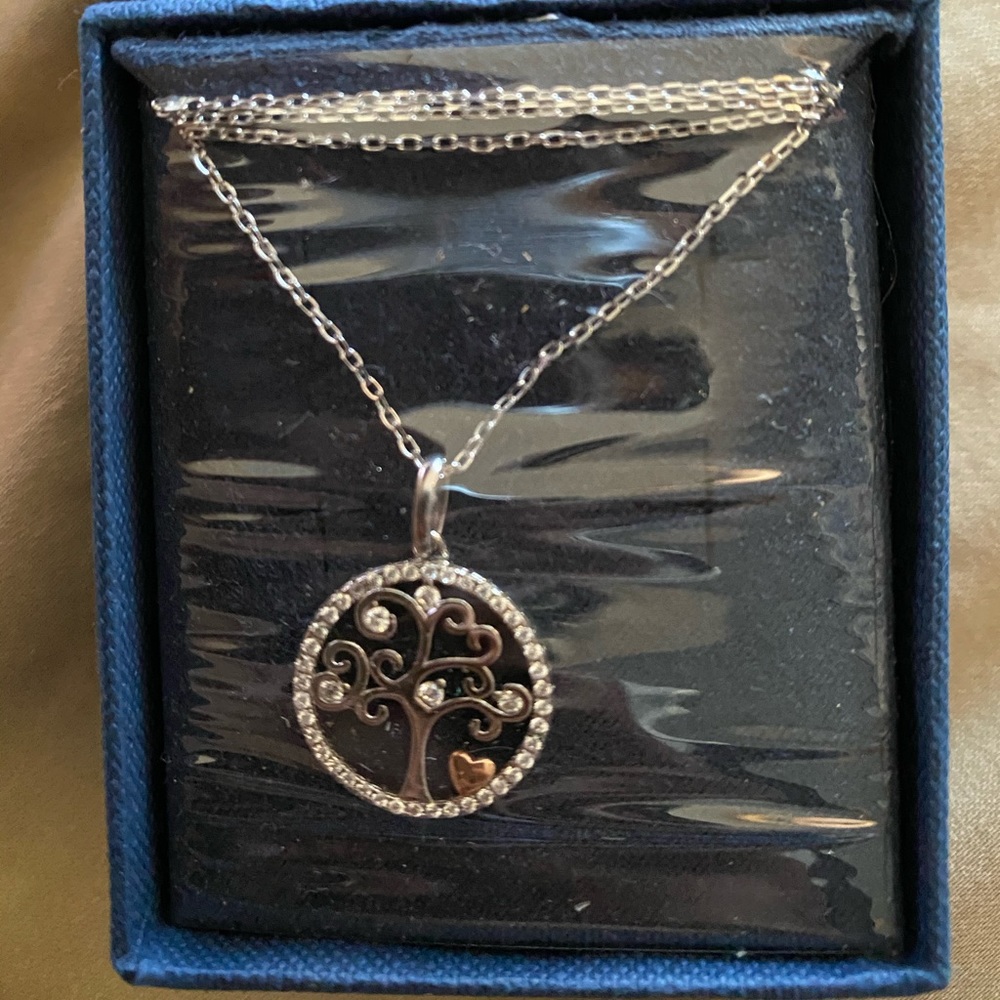 Necklace - Picture 2 of 3
